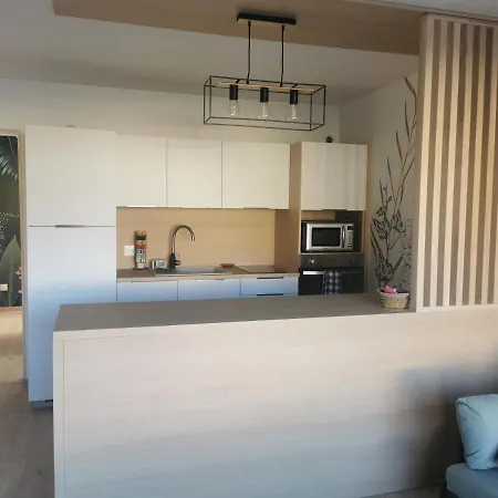 Le Chateau Des Abeilles - Recemment Renove - Proche Centre Village Et Route Des Vins