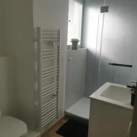 Appartamento Le Chateau Des Abeilles - Recemment Renove - Proche Centre Village Et Route Des Vins *